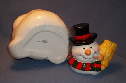 SNOWMAN COOKIE JAR MARKED 2002 BOSTON WAREHOUSE. GREAT FOR THE HOLIDAY 