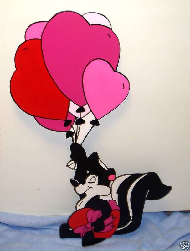 PEPE THE SKUNK VALENTINES DAY YARD ART DECORATION  