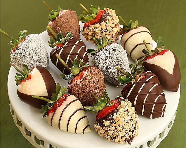 CHOCOLATE COVERED STRAWBERRIES GIFT BASKET Sweet Love Valentines Day 